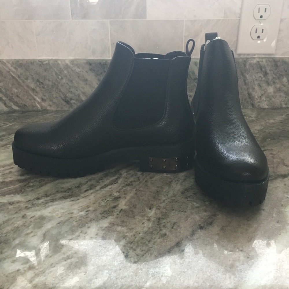 Black leather booties - Picture 3 of 4